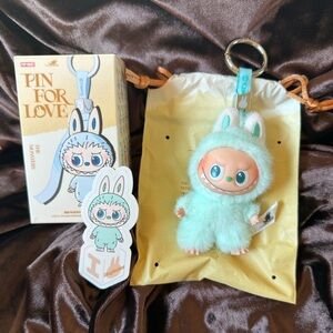 Labubu PIN FOR LOVE Letter “ I “ Key chain Charm light green color Pop Mart NEW